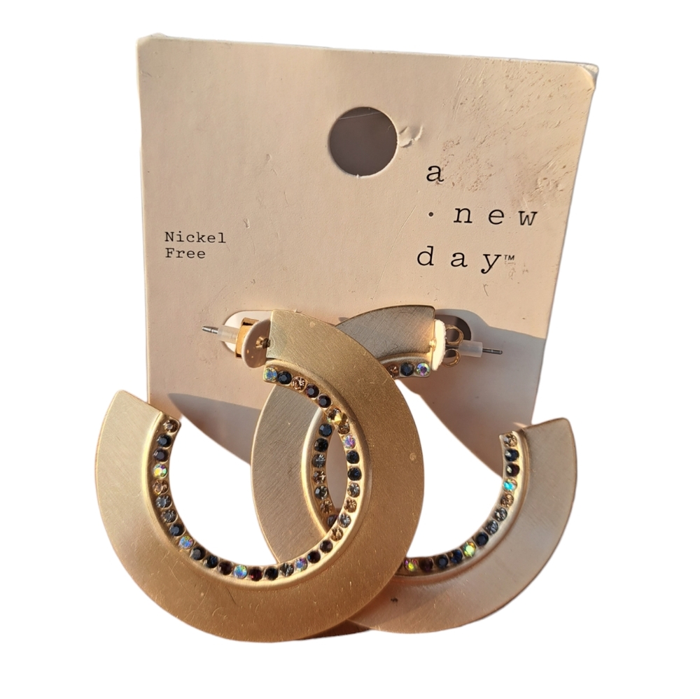 A New Day Gorgeous AB Hoop Earrings NWT 12  dollar items 2/20$